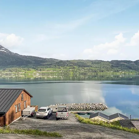 3 Bedroom Awesome In Gjemnes Holiday home Stokke (More og Romsdal)